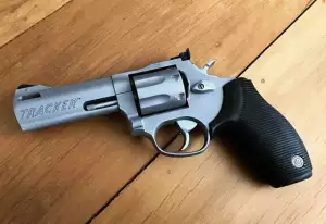 Revólver Taurus Tracker Rt 627 .357 Mag Inox Fosco 4